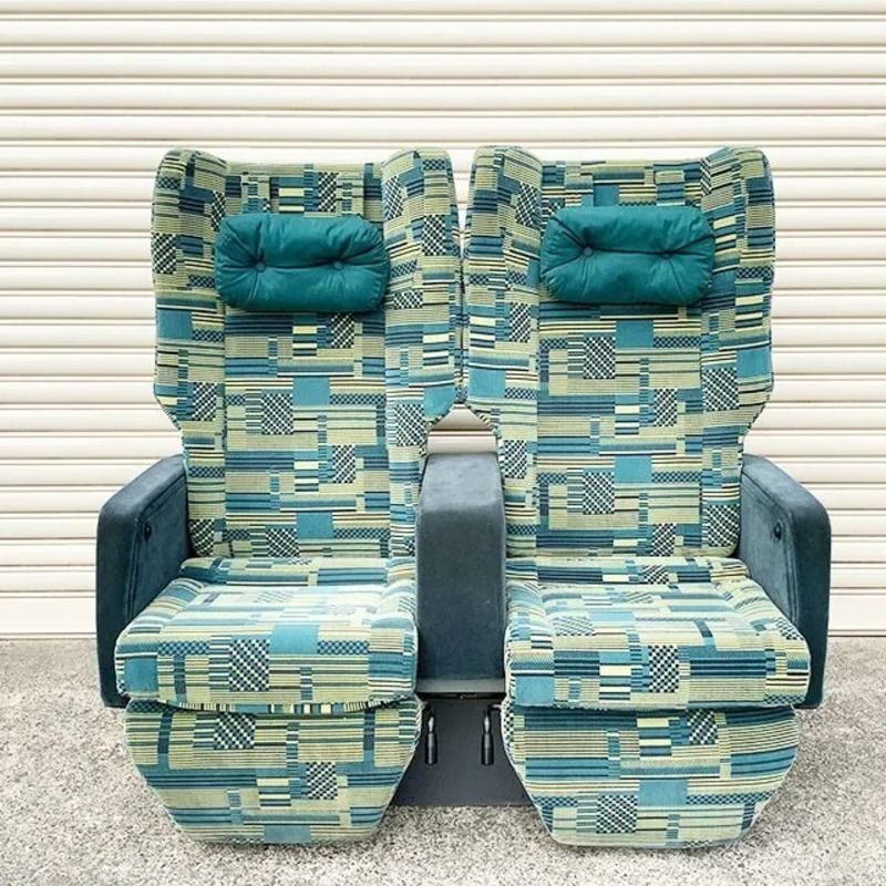 鉄道車両の座席 - Wikipedia