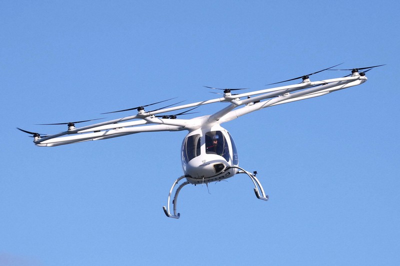 Amazon.co.jp: 空飛ぶ機械に賭けた男たち: 写真で見る航空の歴史