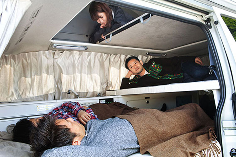 最高級の車中泊を提供する「ハイグレードキャンピングカー」4選 驚愕のラグジュアリー内装は必見 -
