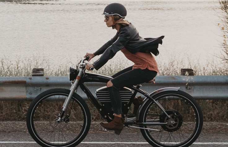 これはオシャレ！クラシックバイクがモチーフの電動アシスト自転車「Oto RaceR」ストリートバイクのカルチャーメディアforRide フォーライド