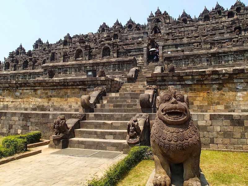 ボロブドゥール遺跡の見どころは？行き方や周辺情報も