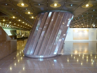 建築漂流02黒の威容・霊友会釈迦殿