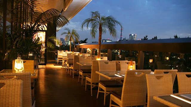 スターバックスコーヒー飯田橋サクラテラス店：サクラテラス1階ロビーのおすすめスタバ－スターバックス訪問情報