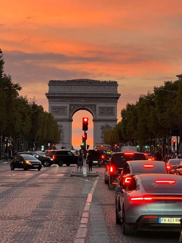 凱旋門フランス 旅行の観光・オプショナルツアー予約 VELTRA