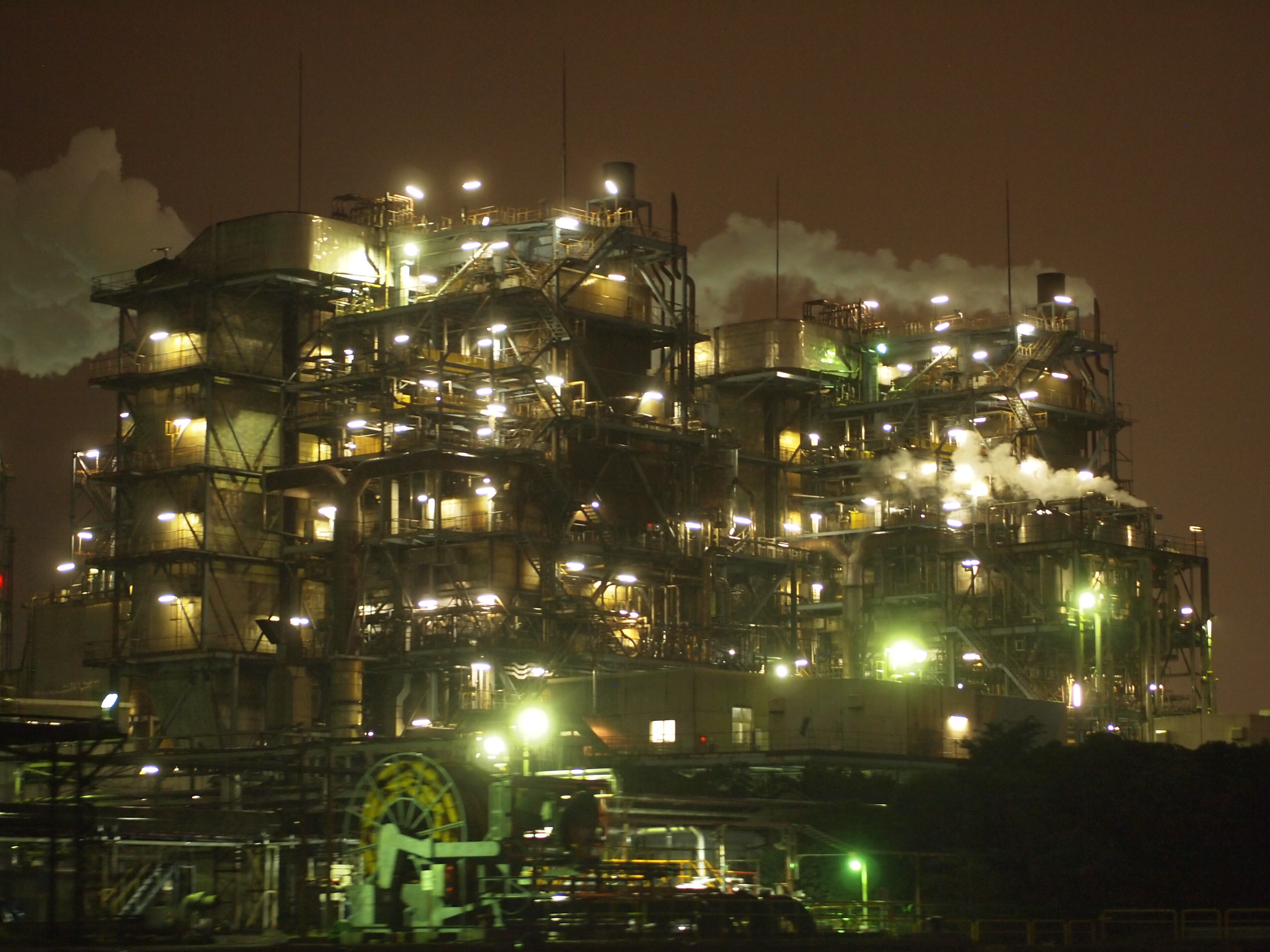 産業が創る光のアート！フォトジェニックな「川崎工場夜景屋形船クルーズ」体験plus KAWASAKI プラス