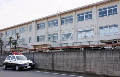 意識不明…自転車の男児、車にはねられる 夕方の交差点、信号機や横断歩道なし 運転手の29歳会社員を逮捕、仕事で移動中だった 