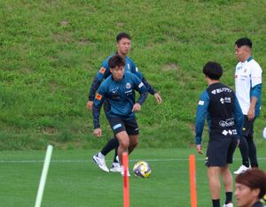 意思引き継ぐことが責任」札幌最高顧問・石水勲氏の逝去を三上ＧＭら悼む - Ｊ１写真ニュース : 日刊スポーツ