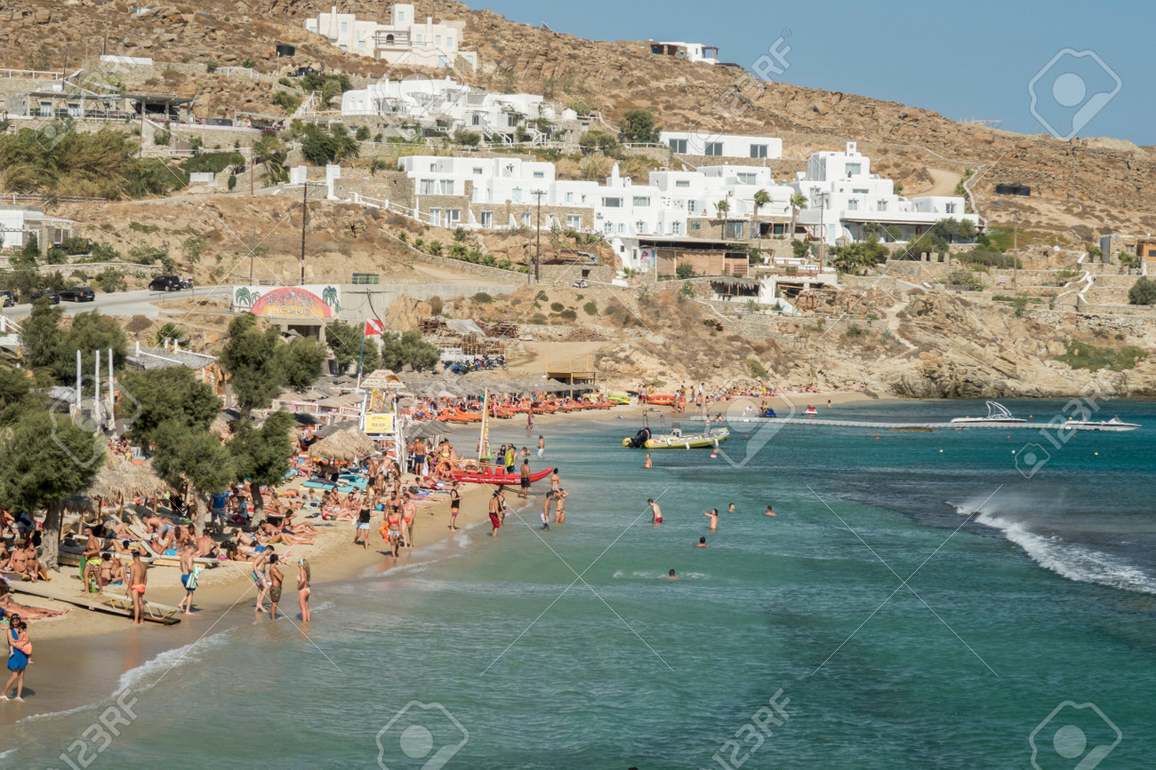 ギリシャ ウォールアートが沢山♪ミコノス島のパラダイスビーチが可愛いすぎる♡aumo アウモ