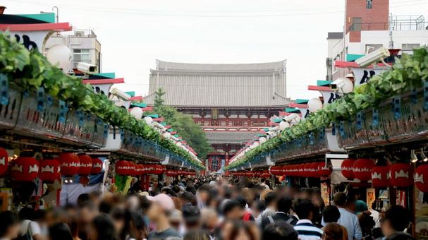 浅草・仲見世通りで食べ歩き♪おすすめのインスタ映えグルメも旅行プランは旅色で