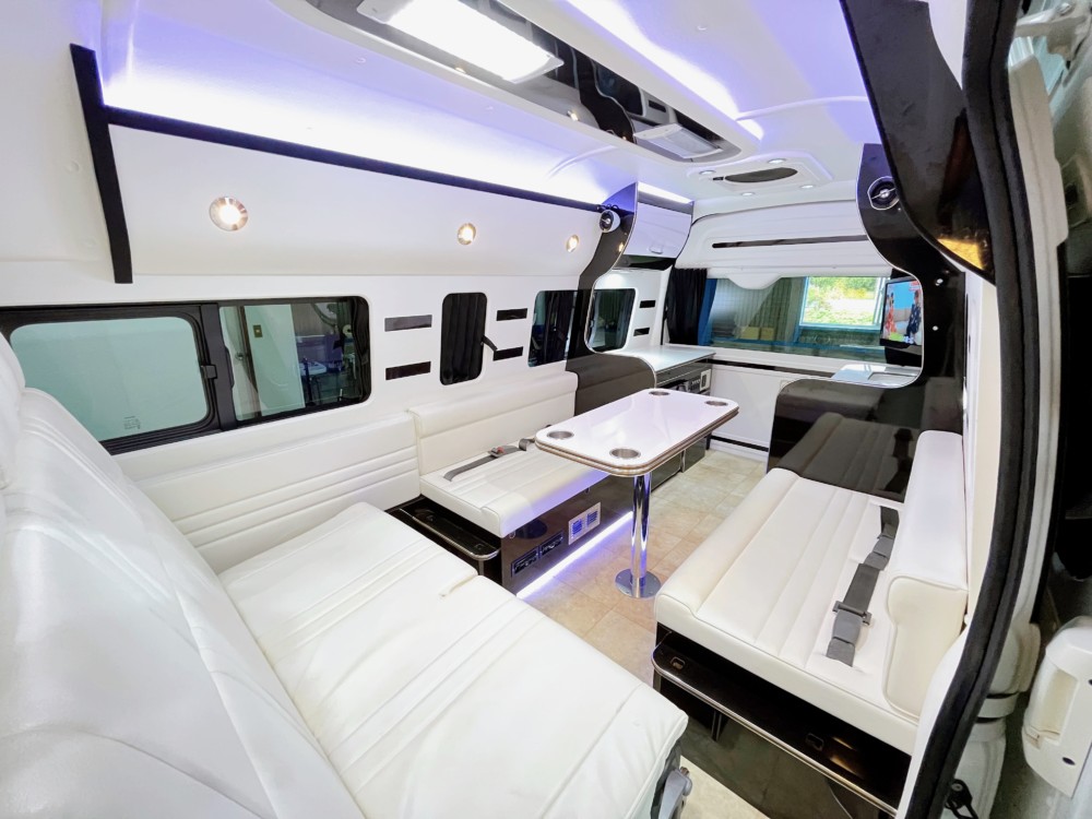 ハイエースカスタムキャンピングカーリトルノオクタービアおしゃれトミー峰延のハイエースの中古車ジモティ