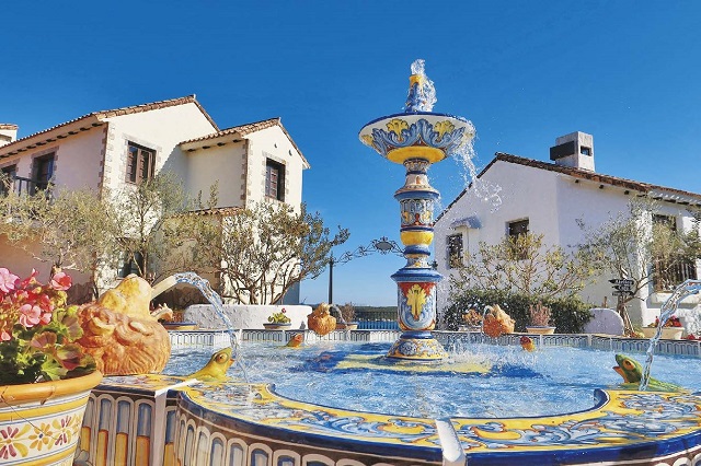 地中海の街を再現！早めの予約で宿泊料金も割引！三重「志摩地中海村」の絶景ホテルと温泉 大吉洋平のお得ハンター現場から生中継