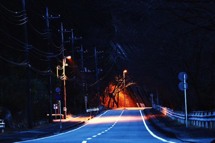 都会の夜の道路の写真・画像素材-Snapmart スナップマート