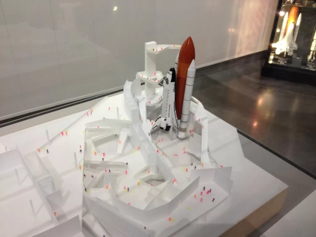 カルフォルニア・サインエンス・センターのエンデバー号: ＪＱ１ＮＤＨ＆ＪＱ１ＺＧＨのブログ投稿者名にはコールサインを記入願います！アンカバは削除します