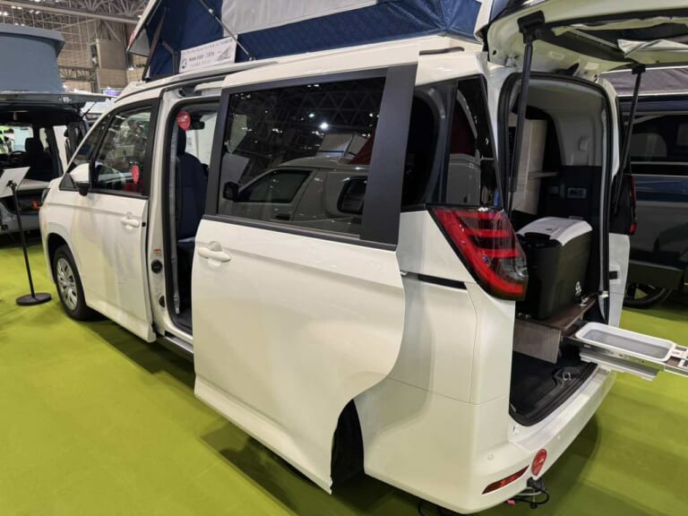 ノア 車中泊 写真でわかるフルフラット・シートアレンジ・注意点まとめナマケモノでもクルマ売る