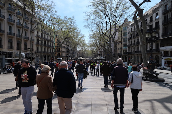 バルセロナランブラス通り 街歩き＆カフェ巡りサンジョセップ市場・エスクリバ - 海外遠征ナビ