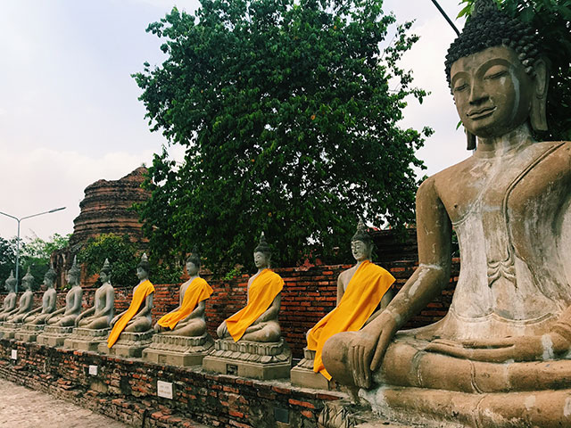 バンコクからアユタヤへ電車移動 – traveloose