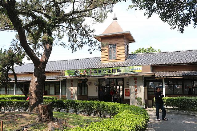 台北郊外にある日本統治時代の建物が並ぶ街並みが美しい街、三渓