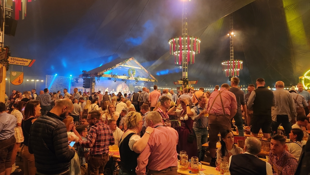 本場のオクトーバーフェストはすごかったKnit up