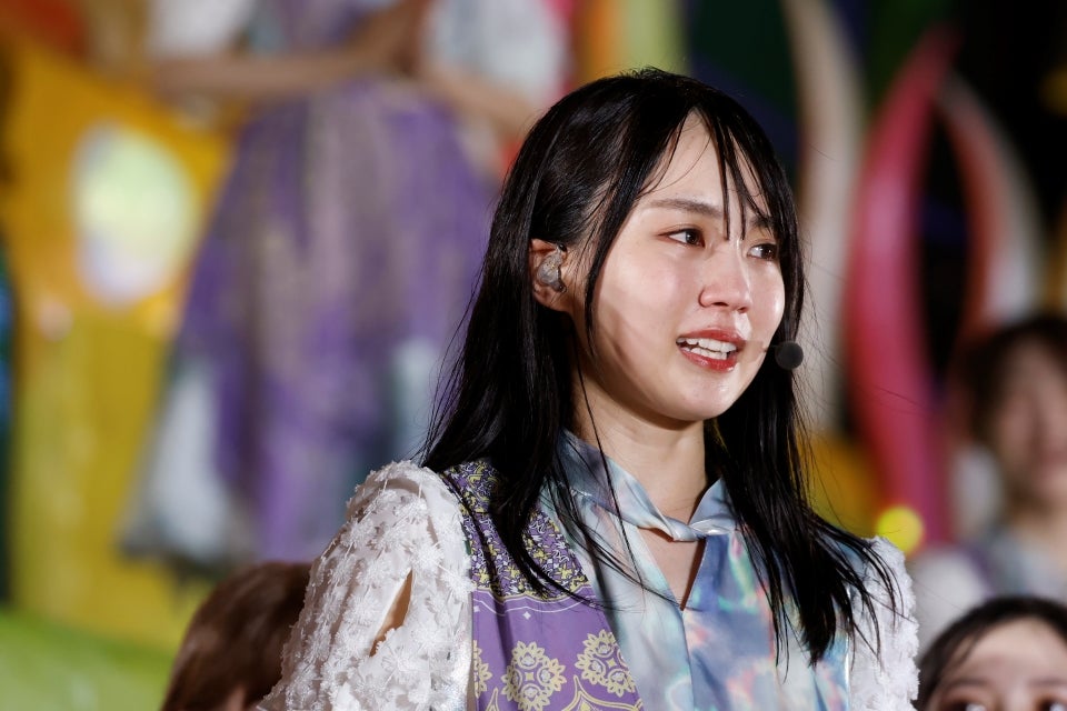 乃木坂46・賀喜遥香の“私と、いま”。人生初ソロ表紙ついに解禁！  AKB48グループお料理企画第2弾は横山由依、向井地美音、岡田奈々、松井珠理奈、須田亜香里、本間日陽らが“わが家のみそ汁”を大公開!!