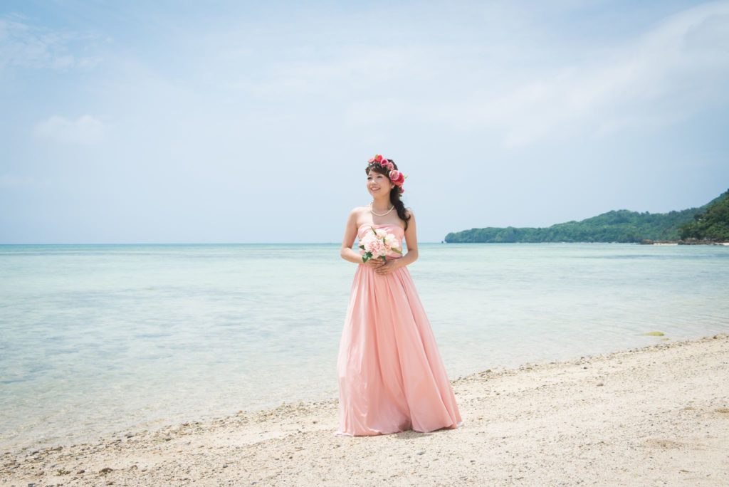 ビーチフォトを撮りたいならハワイ！おすすめロケーションと海での撮影ポイントをご紹介 - ハワイフォトウェディング・前撮り・結婚式69000円からのアメリカンホリデーズ