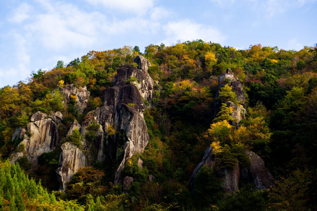 深耶馬渓 一目八景・ひさしもみじ 2025 紅葉見頃・ライトアップ・アクセス・駐車場情報