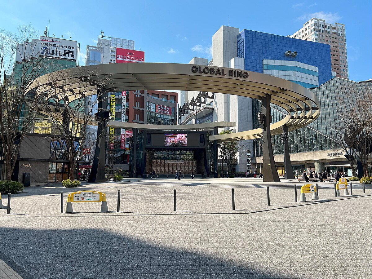 長谷部なおきさんの投稿撮影場所：IWGP 池袋西口公園 噴水で遊ぶ子どもたち 夏遊ぶ公園東京都日本フォトコンテスト