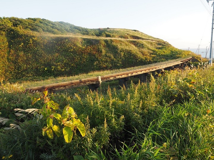 消えた鉄道の伝説 『北海道廃線紀行――草原の記憶をたどって』じんぶん堂