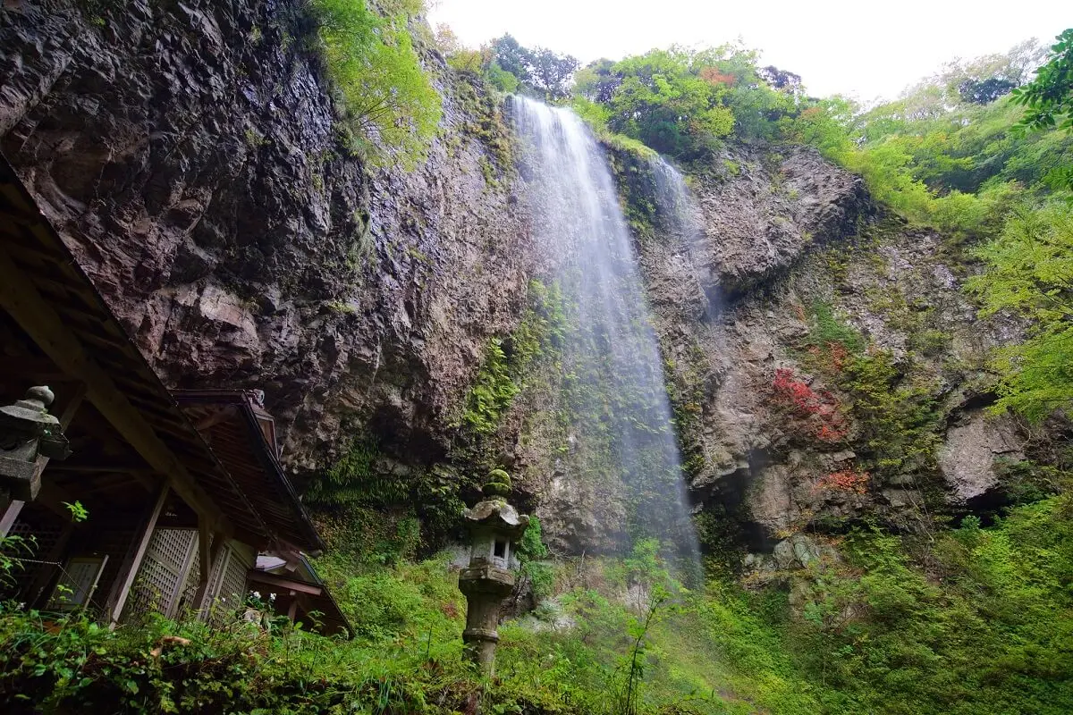 島根ジオサイト100選 隠岐地方壇鏡の滝