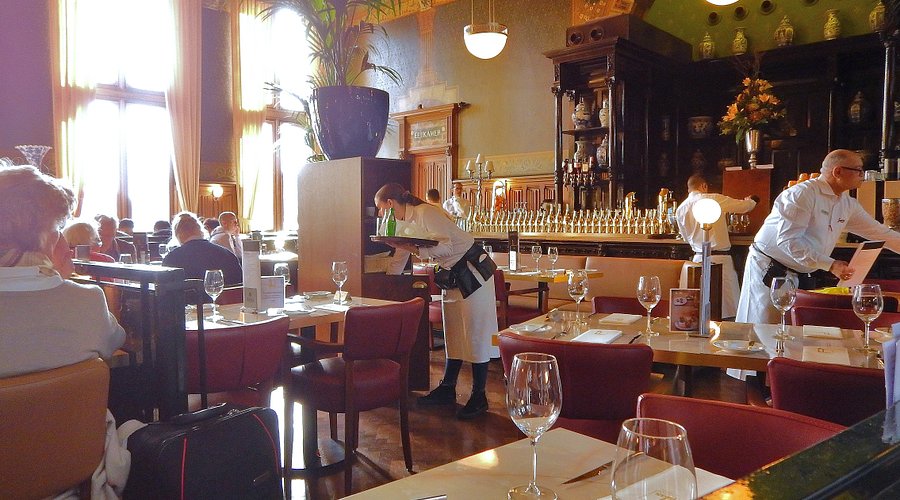 アムステルダム・セントラル周辺のレストラン - ホテルのお食事とお飲み物