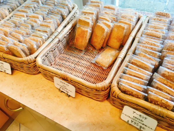 ちいきの逸品 日本人の味覚になじむ「モンブラン」カステラにしょうゆ？「本八幡カステラ」 グランドルチェ千葉県のローカルメディア「チイコミ！byちいき新聞」