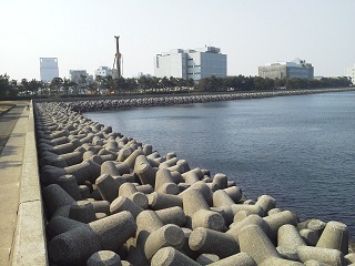 テトラポットからの釣り人ミニチュア 写真素材6487862- フォトライブラリ