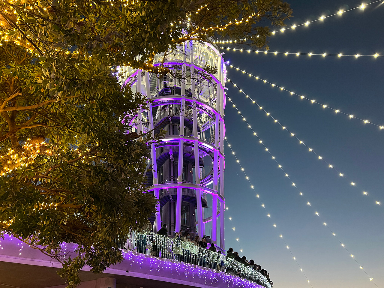 江ノ島海岸の混雑状況はいつ？夜景のデート穴場スポットはどこ？ – にじらいふ