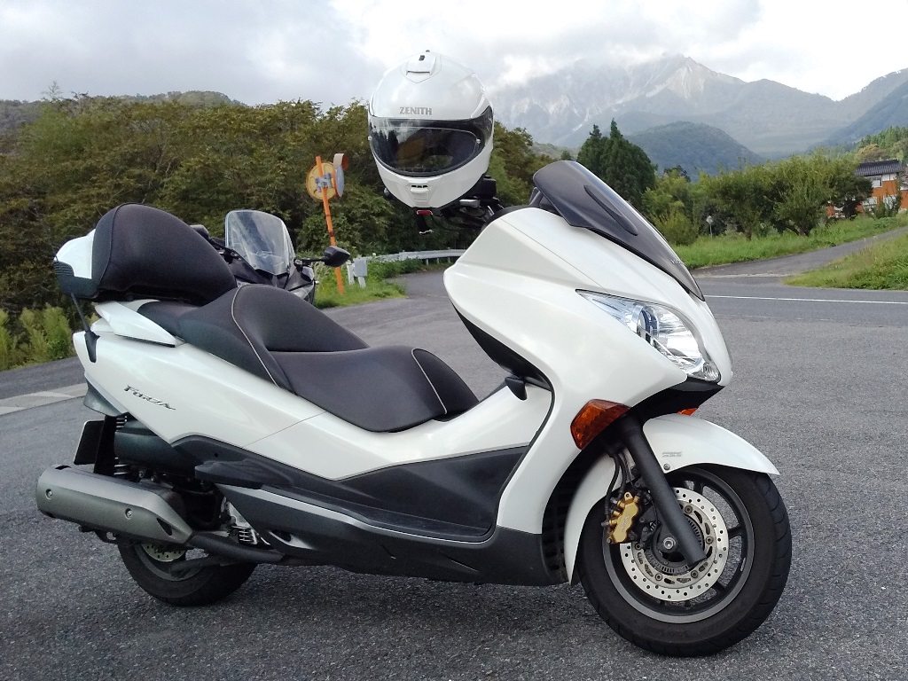 中国地方で最高峰大山中腹の樹海を走る大山環状道路 日本の絶景ドライブルートJAF Mate Online