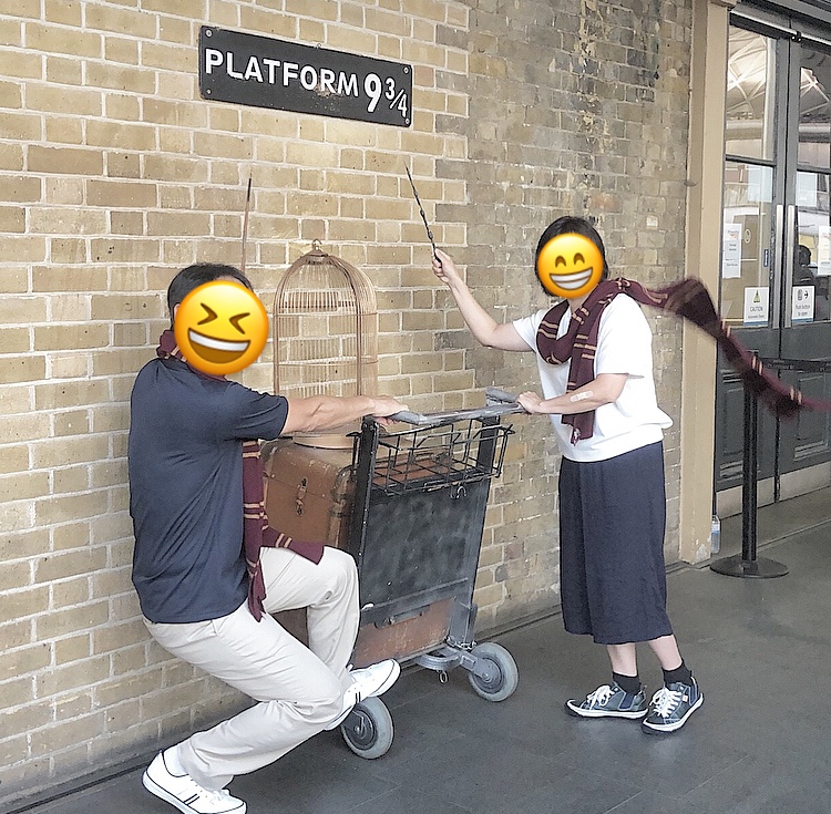 ロンドン9¾番線のキングスクロス駅ガイド ハリーポッターのロケ地