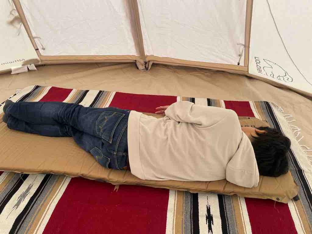 レビュー 地面から45cm浮く超快適テント「ブラックコットテント」が斬新！魅惑のキャンプ