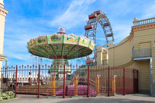 ウィーンで絶叫！深夜も開いてる「プラーター」遊園地の絶叫7選を解説RETRIP リトリップ