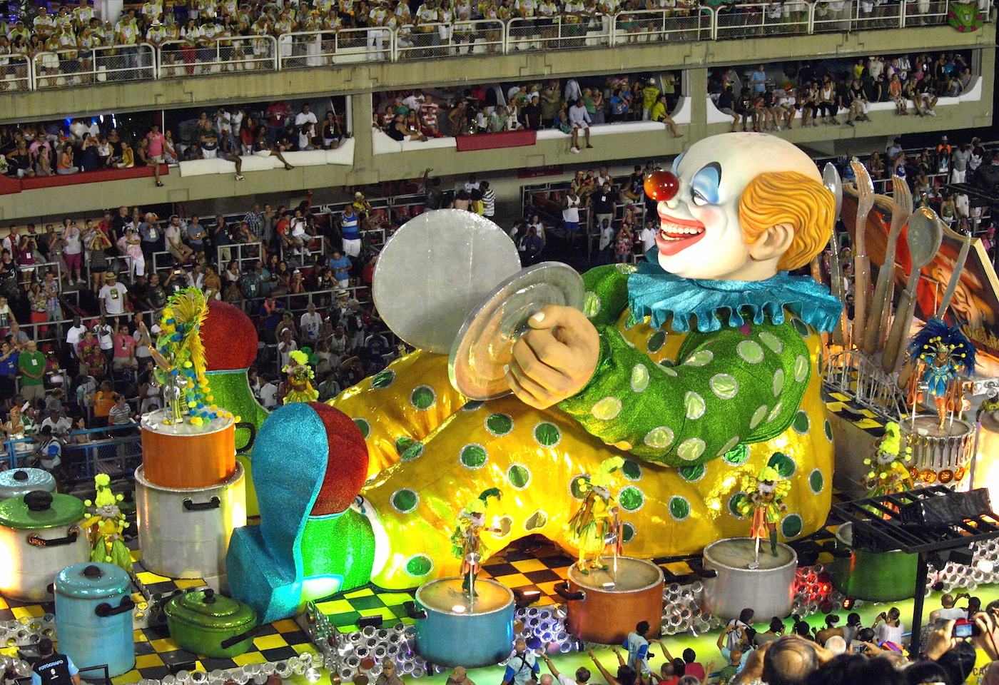 リオのカーニバル 眠らない街の、限界を超える熱狂。Trip.com リオデジャネイロ