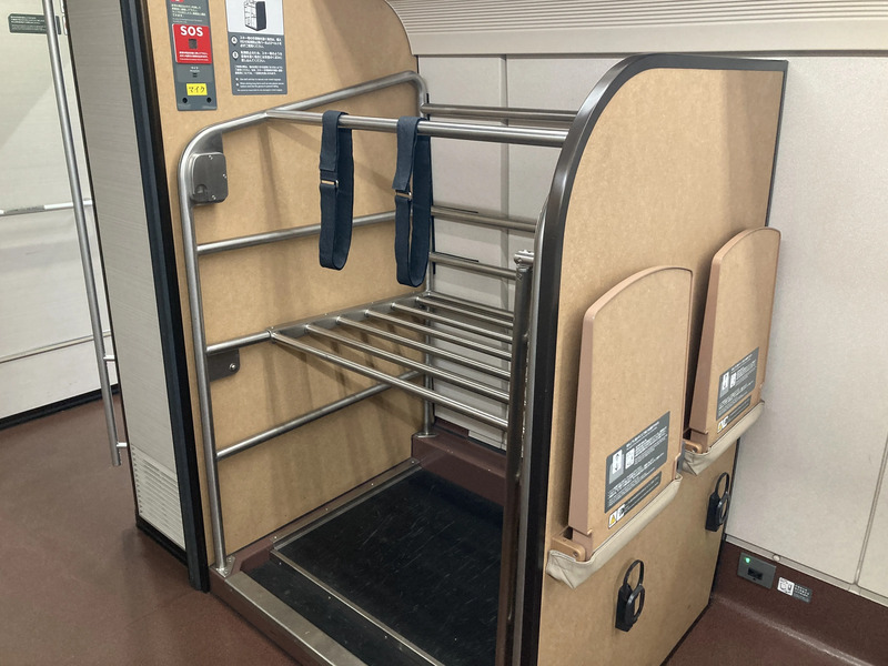 新幹線の「大型荷物」持ち込みルール、専用席の予約が必須。サイズや条件は？ - トラベル Watch