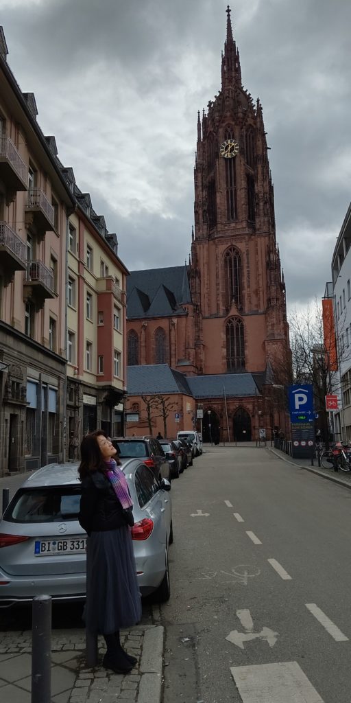 聖バルトロメウス大聖堂」フランクフルト旧市街に聳える大聖堂 – 旅のアシアト👣