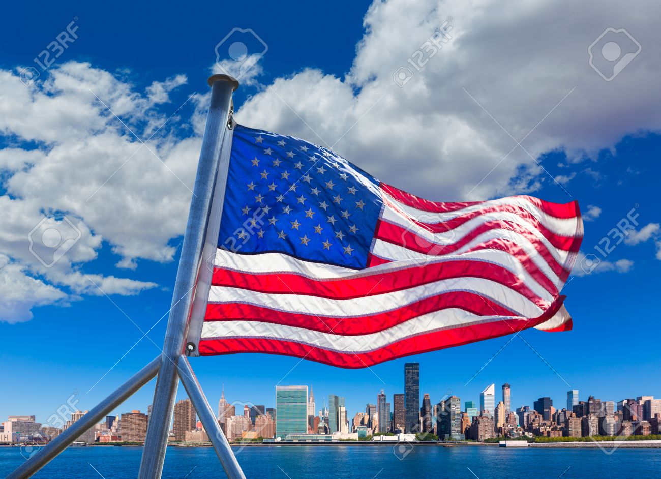 自由の女神。ニューヨークのランドマーク。アメリカのシンボル。アメリカの国旗のイラスト素材・ベクター Image 36804730