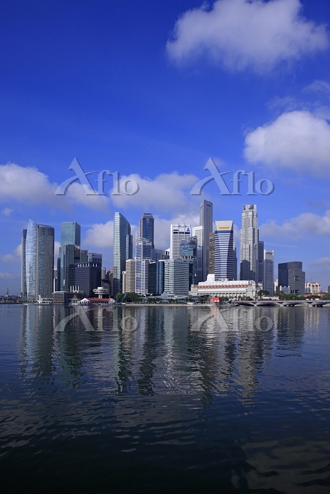 無料写真高層ビルが建ち並ぶシンガポールの夜景パブリックドメインQ：著作権フリー画像素材集