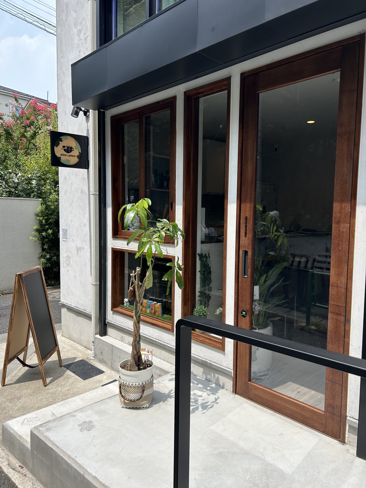 北欧カフェ ＠豪徳寺ボルボ・カー 世田谷