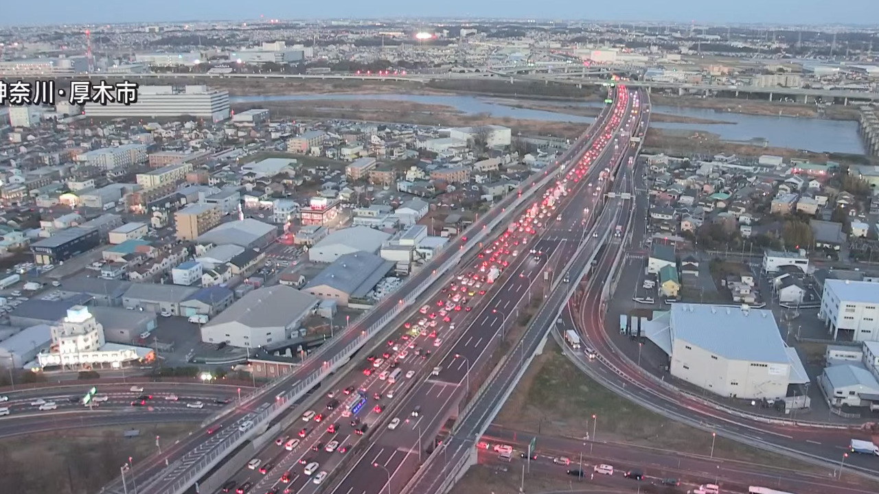 嫌な予感が 」東名道で衝突事故 事故直前に“ビタ付け”状態に 神奈川・秦野市FNNプライムオンライン