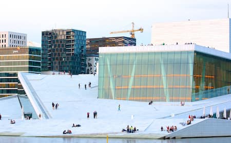 オスロ オペラハウスオスロ シティセンター-