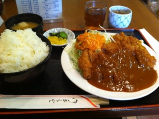 品質のよい銘柄牛をリーズナブルにいただけるお店 板宿にある『肉料理 かやま』で和牛ステーキ丼を堪能しました