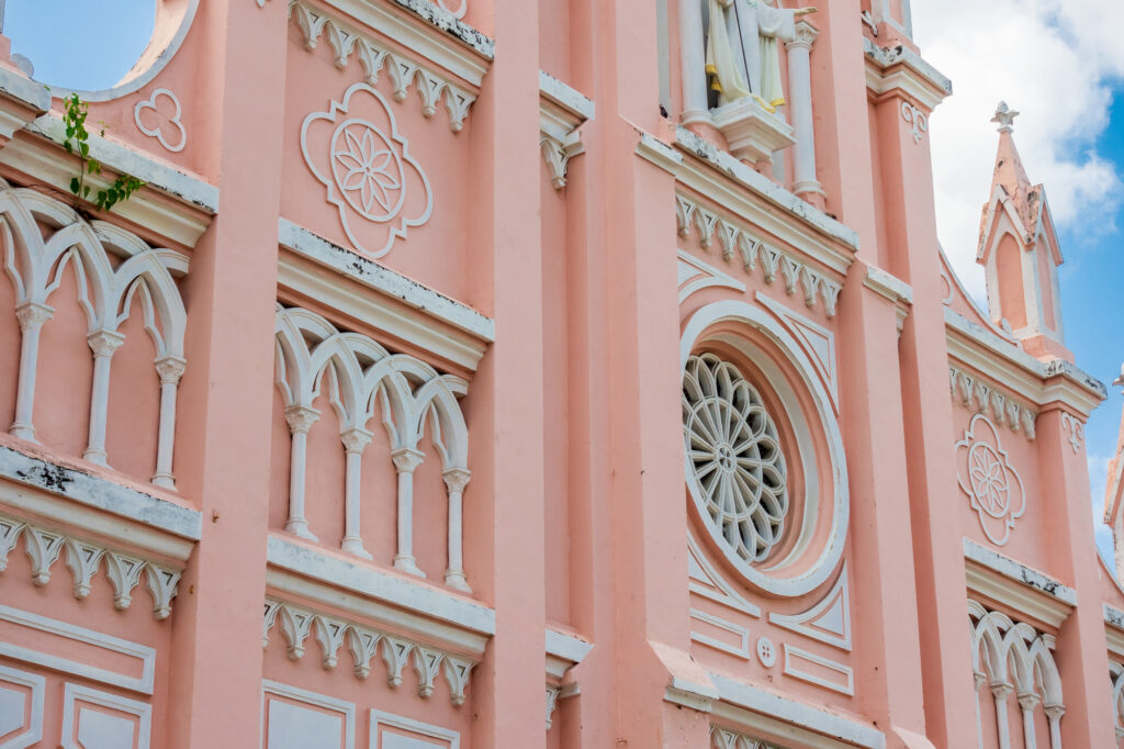 2025 ダナン大聖堂を徹底解説！ベトナムでSNS映え必至の観光地