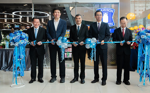 シーロムのワールドユナイテッドセンター「やよい軒」なもきの突撃バンコク