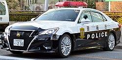 水野晴郎は警察マニア」 映画評論家の水野晴郎は警察マニアで国際警察官協会の日本支部会長を務めていた。当時、日本のパトカーの筒形赤色回転灯に、アメリカのように散光式警光灯 バーライト
