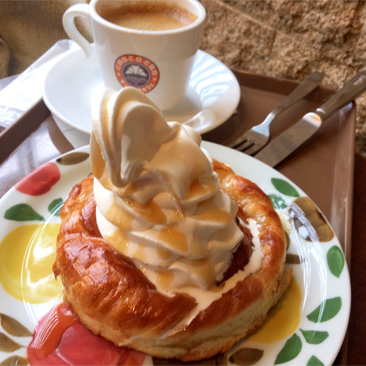 EQUALLY イクアリーモーニングプレート 移転してから初来店✨ 豪徳寺にあるクレープ・ガレットのお店構成は、ミニクレープ、ミニガレット、相模原産たまごのオムレツ、ベーコン2枚、福岡県リバーワイルドのソーセージ、サラダ、キャロットラペボリュームのある豪華な