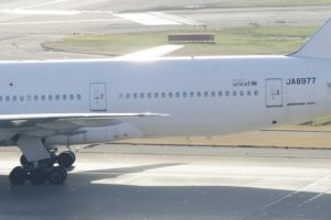 飛行機のタイヤ」は、なぜパンクしないのかWIRED.jp